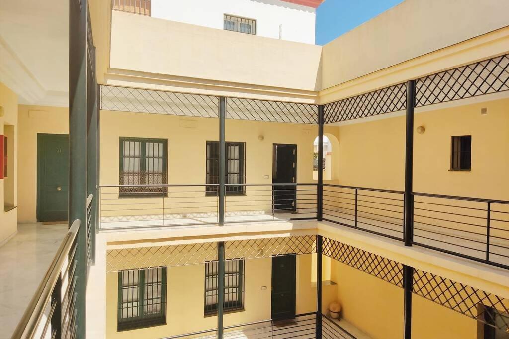 Homeyseville-duplex Con Terraza Santa Cruz 5 Pax, Parking Optional * Seville