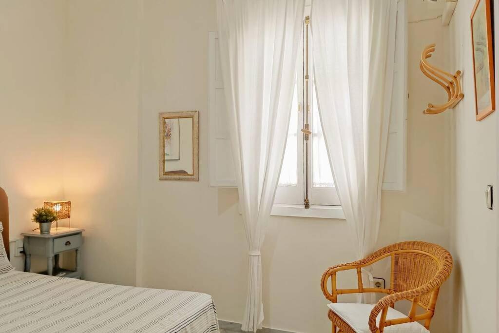Homeyseville-duplex Con Terraza Santa Cruz 5 Pax, Parking Optional Apartment Seville